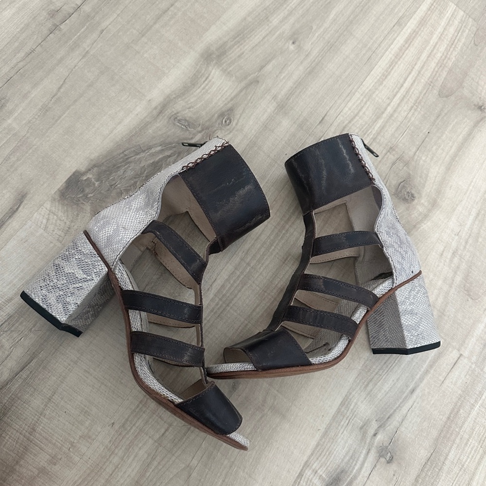 Freebird Raven Sandals